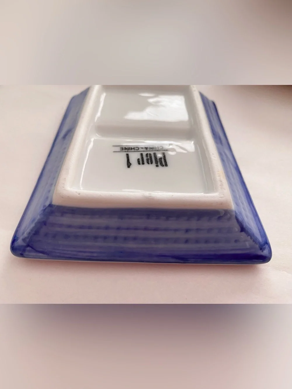 Pier 1 Vintage 1990s Divided Condiment or Olive Dish. EUC. No Chips or stains.